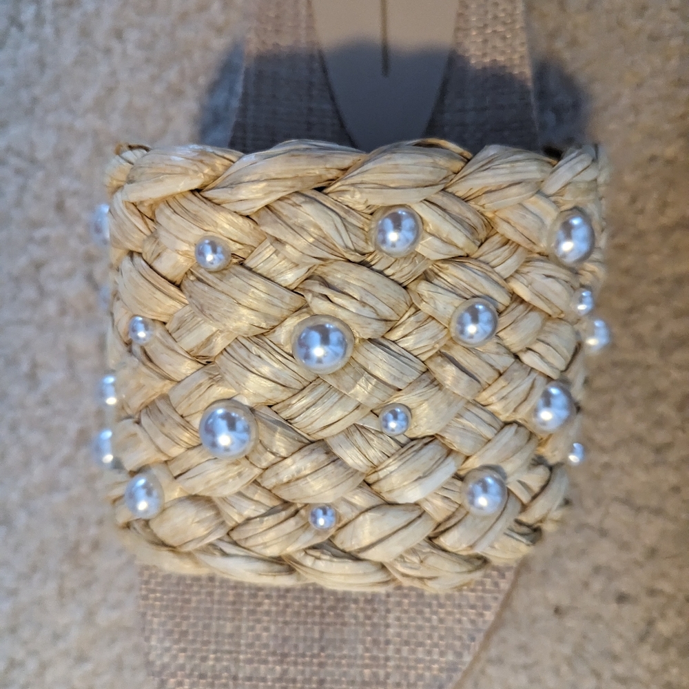 Pearl sandals